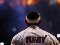 FB体育官方网站-布克主宰比赛走向，步行者收割尼克斯，一场关于唯一性的篮球叙事