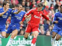 FB体育在线-赛道上的宿命对决，哈斯鏖战雷诺，诺里斯惊艳四座