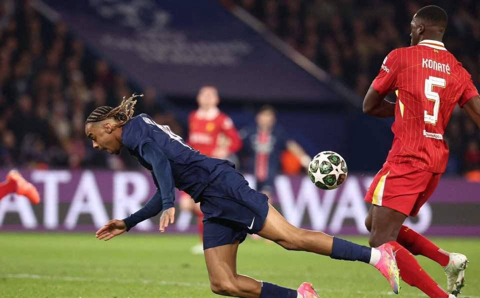 一场欧冠比赛因裁判判罚引发争议