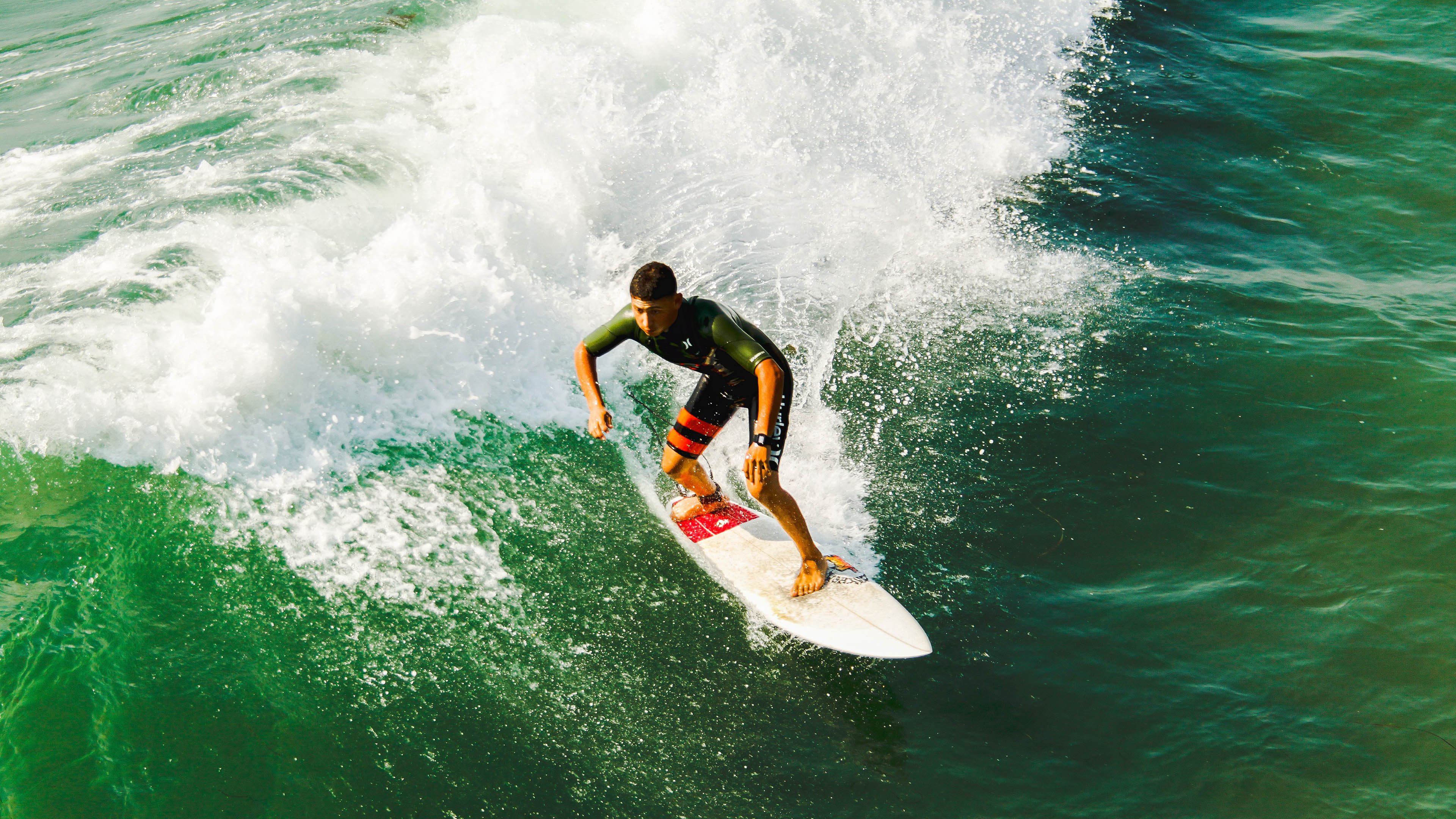 伦纳德大场面先生显神威，北京队全面压制凯尔特人展团队篮球精髓