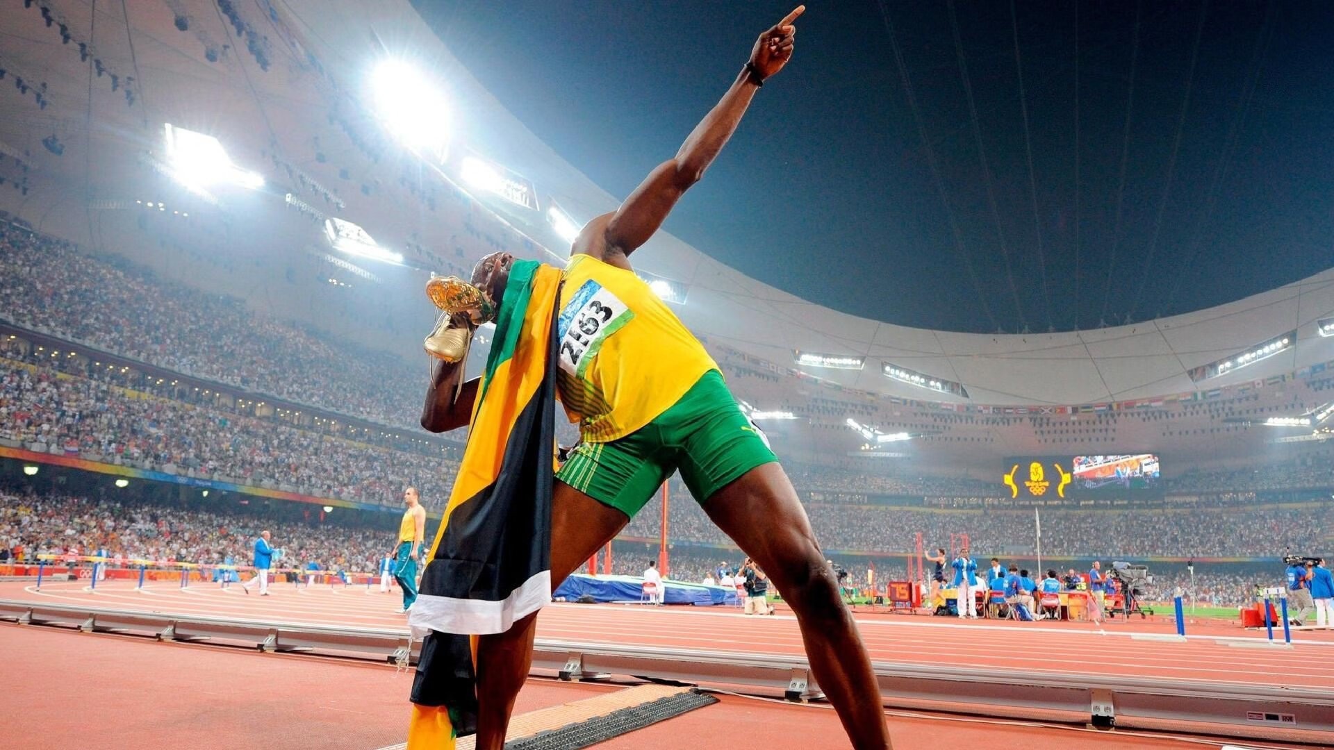 卡瓦哈尔的救赎之夜，那不勒斯对阵曼城，一位后卫的自我证明