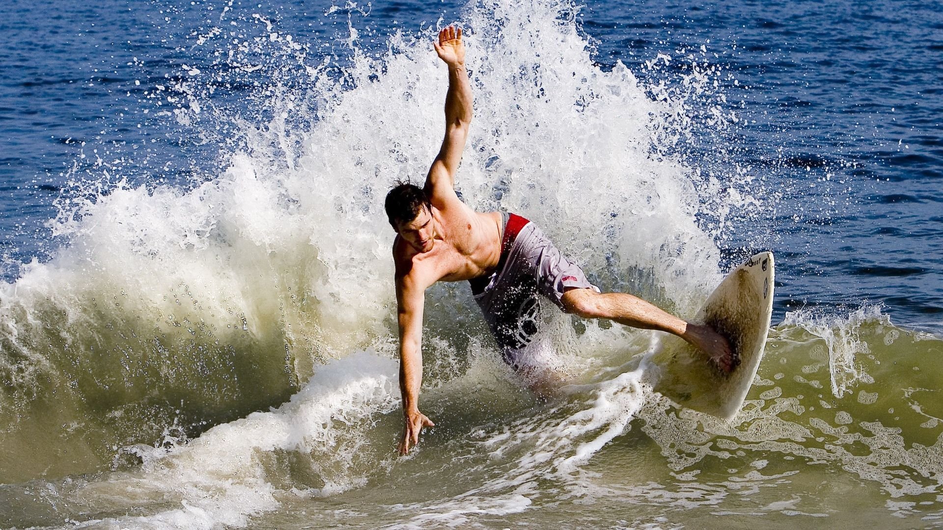 羽坛震撼夜，印尼队横扫韩国，陈雨菲独舞高光时刻