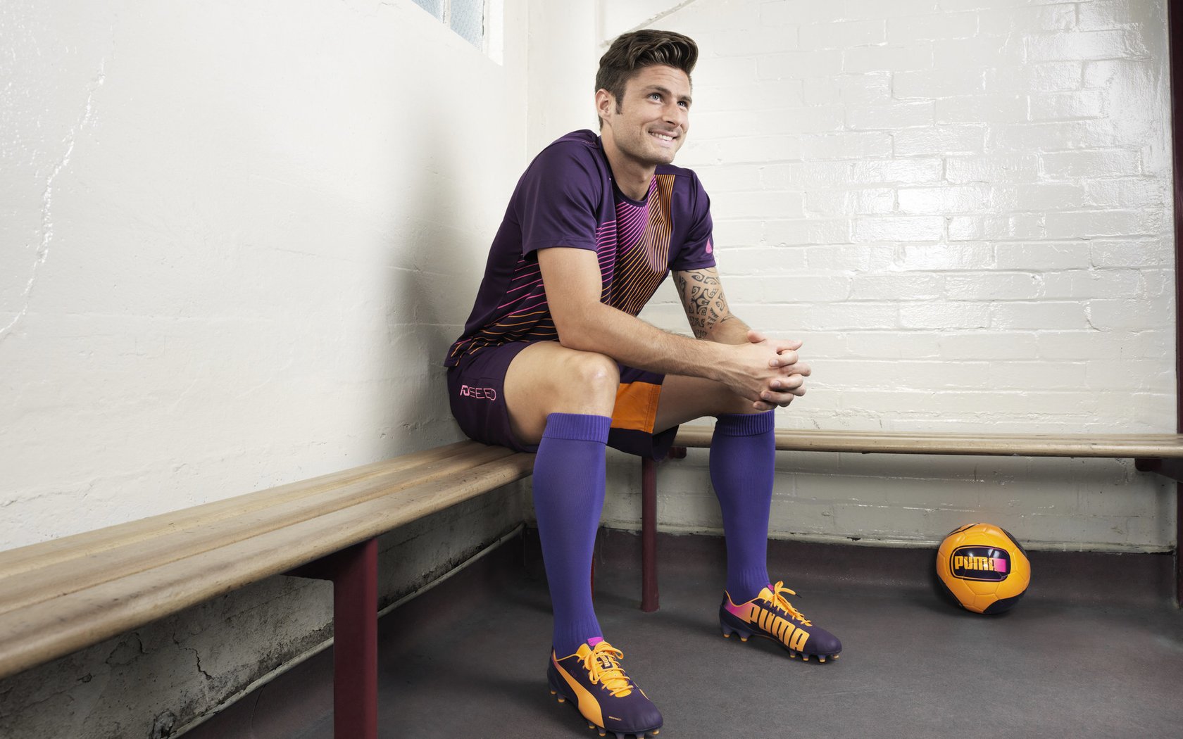 中国力克里昂，莫德里奇统治全场的东方启示